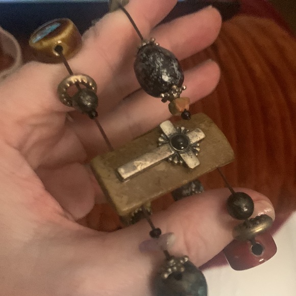 Unique bracelet that goes with so many outfits! - Picture 4 of 4